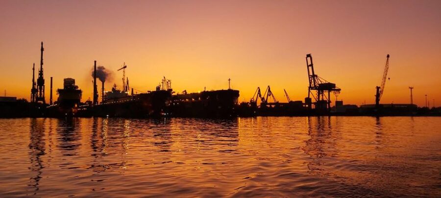 Gdańsk: Scenic Sunset Cruise with Welcome Drink - Key points to know before booking