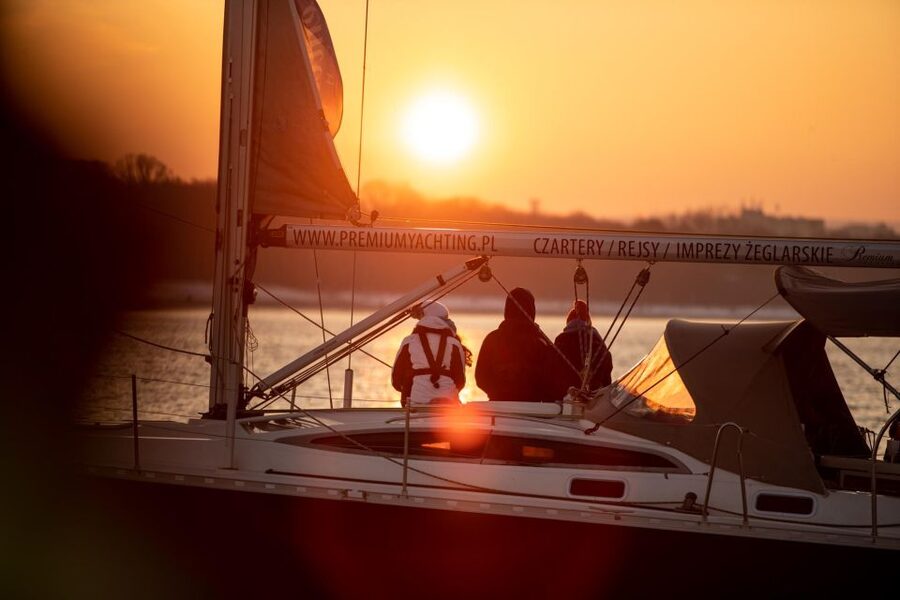 Gdańsk: Scenic Sunset Cruise with Welcome Drink - From Stara Stocznia to the Motława waterfront