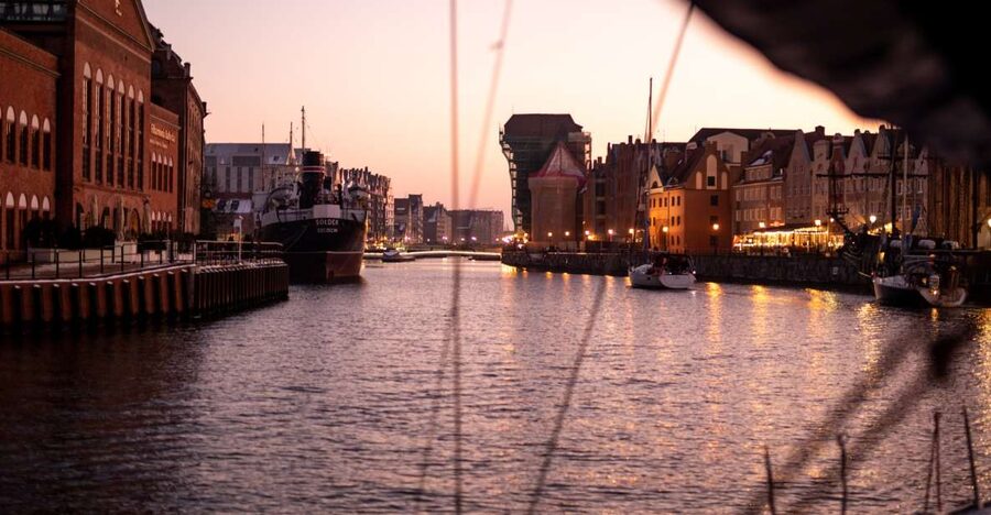 Gdańsk: Scenic Sunset Cruise with Welcome Drink - The shipyard where Solidarity was born