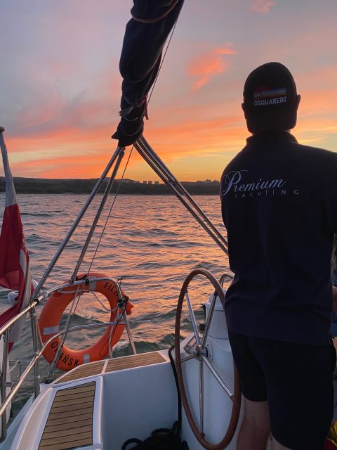 Gdańsk: Scenic Sunset Cruise with Welcome Drink - Sunset views, drinks, and the mood on board