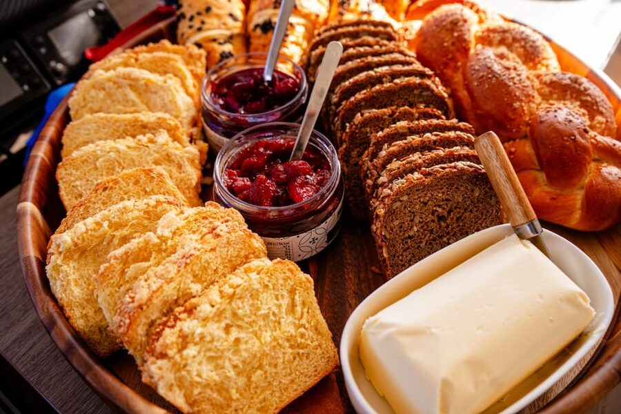 Gdansk/Sopot: Breakfast Cruise on a Catamaran - The crew and the tone of the morning