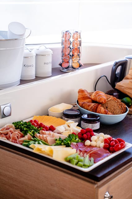 Gdansk/Sopot: Breakfast Cruise on a Catamaran - Who will enjoy this cruise most?