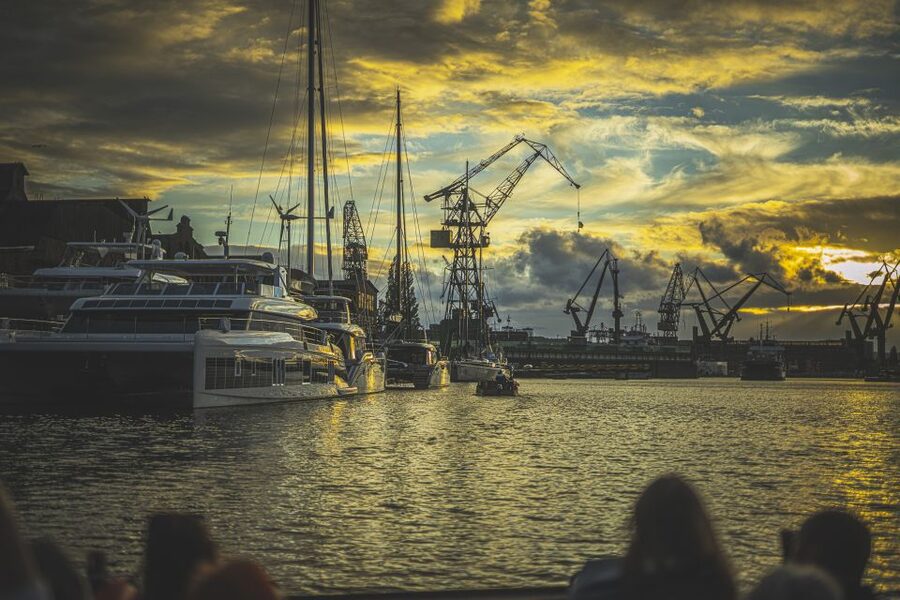 Gdańsk: Sunset Cruise on a Historic Polish Boat - Turning toward the Motława and the Old Town