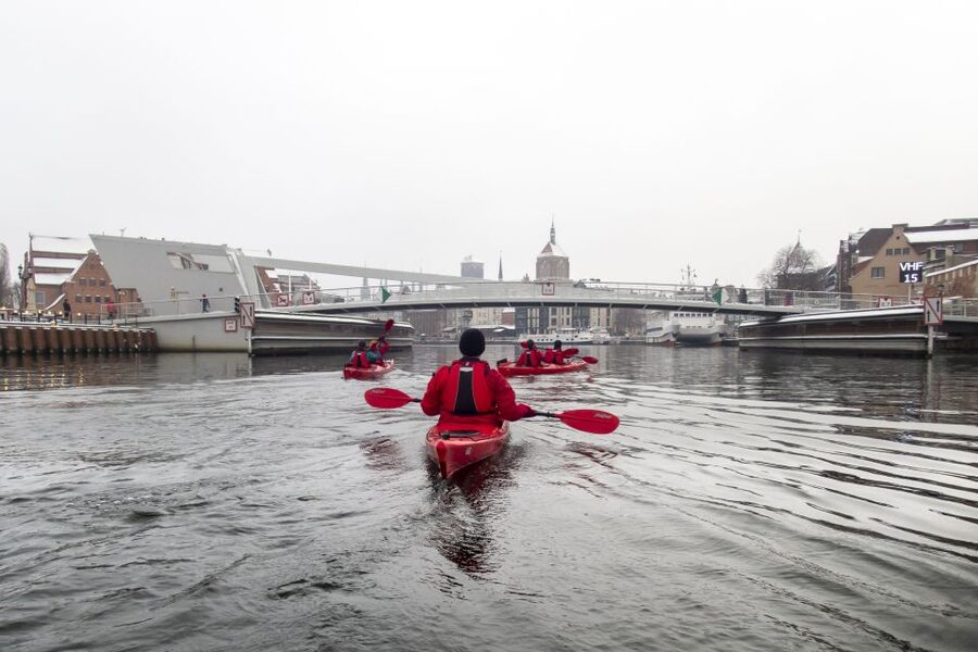 Gdansk: Winter Kayaking Tour - Granaries, islands, and the Olowianka Footbridge