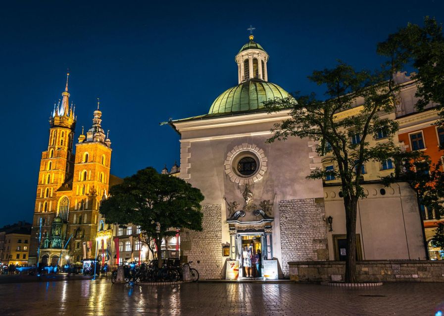 Ghosts & Crimes: Macabre Kraków Walking Tour in English - Forbidden Love and Terrible Punishment