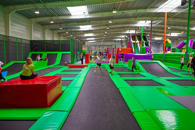 GOjump MEGAPARK Kraków-Sikorki - 1 hour Trampoline Park ticket - Dodgeball, dunking, and GOninja add a competitive edge