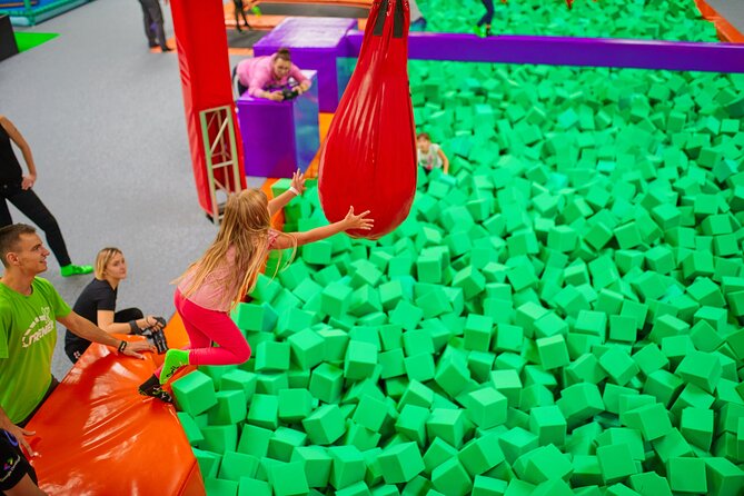 GOjump MEGAPARK Kraków-Sikorki - 1 hour Trampoline Park ticket - Arrive 20 minutes before the full-hour session
