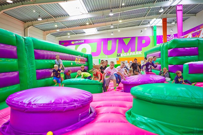GOjump MEGAPARK Kraków-Sikorki 1h ticket: GOair Inflatable Park - Who will get the most from GOair