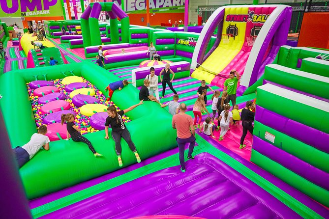 GOjump MEGAPARK Kraków-Sikorki 1h ticket: GOair Inflatable Park - Twenty-five-plus inflatables, not just a trampoline room