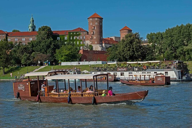 Gondola cruise The Vistula River Krakow private tour up to 12 person - What this one-hour ride is really like