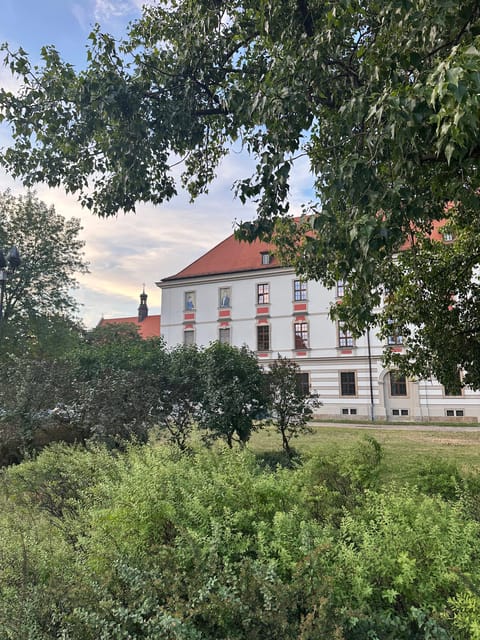 Group city tour (walking tour) through Wroclaw in German - Group pace, comfort, and accessibility