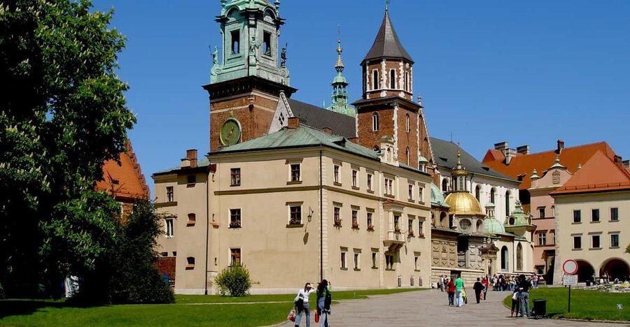 Guided Tour of the Wawel Castle & Cathedral in Cracow - The royal crypts beneath the cathedral