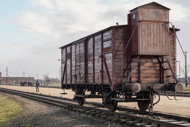 Guided Tour to Auschwitz-Birkenau from Warsaw - The organization: strong overall, but check every handoff
