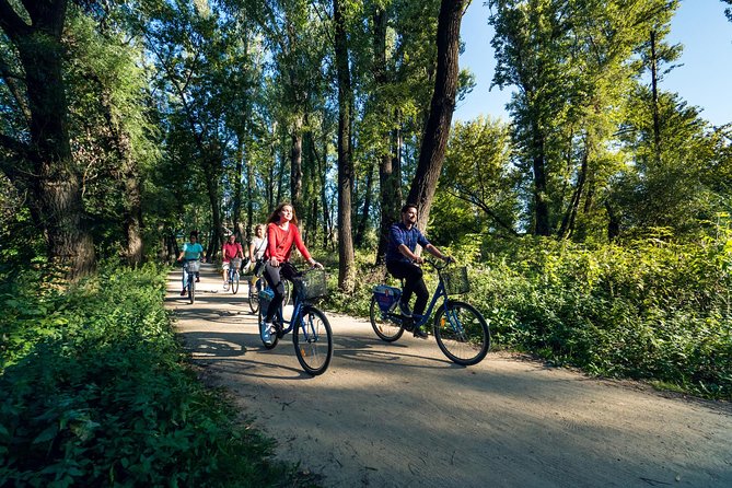 Half-Day Warsaw City Sightseeing Bike Tour for Small Group - Warsaw Uprising Monument and Castle Square