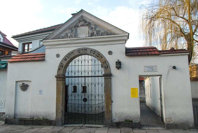 Highlights & Hidden Gems With Locals: Best of Krakow Private Tour - Key points at a glance