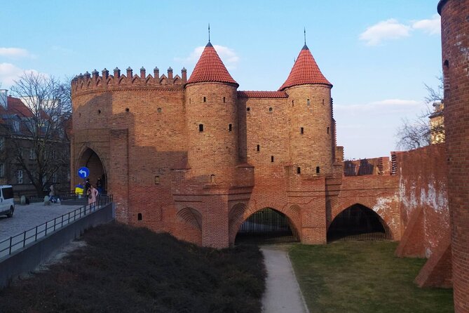 Historic Heart of Warsaw Walking Tour - Kanonia and the Wishing Bell