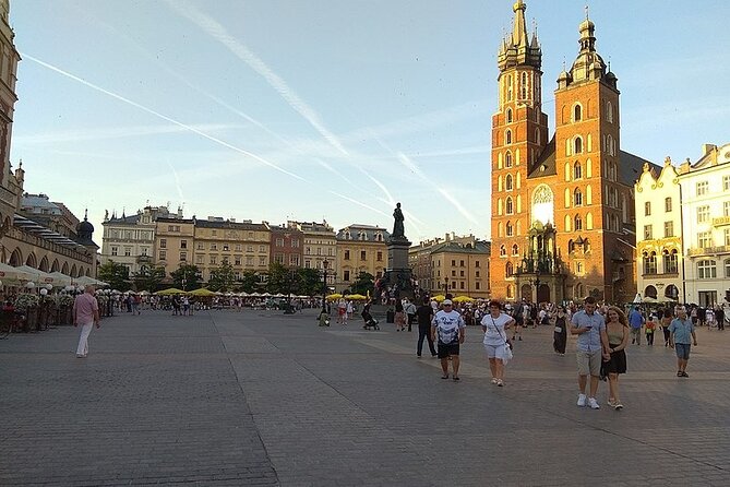 Historic Krakow : Old Town & Wawel Castle Walking tour - What the $3.62 price really gives you
