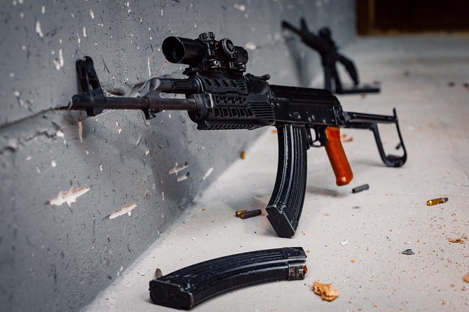 Indoor Shooting Range in Warszawa Package 2 - Six firearms in 45 minutes