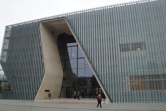 Jewish heritage in Warsaw - Reading Warsaw’s Jewish story across six stops