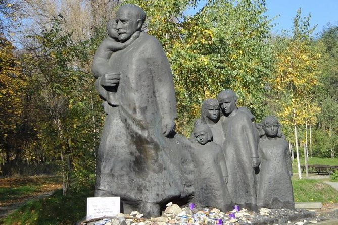 Jewish heritage in Warsaw - The Jewish Cemetery and its carved stone record