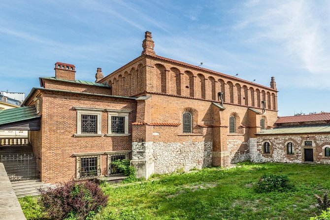 Jewish Quarter Kazimierz Guided Walking Tour in Krakow - Remuh Synagogue and the spiritual center of the route