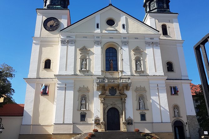 John Paul II Family House Museum & Wadowice Tour from Krakow - What the private vehicle changes