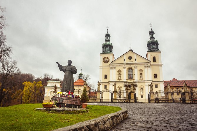 John Paul II Route Guided Tour With Private Transport - What private transport changes