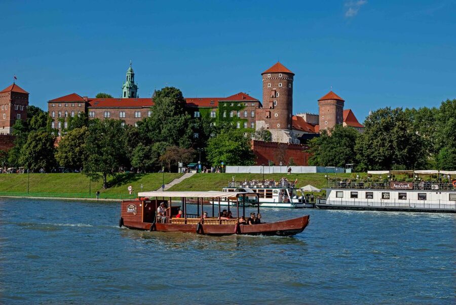 Krakow: 1-Hour Evening Vistula River Cruise - Cricoteka and the Church on the Rock