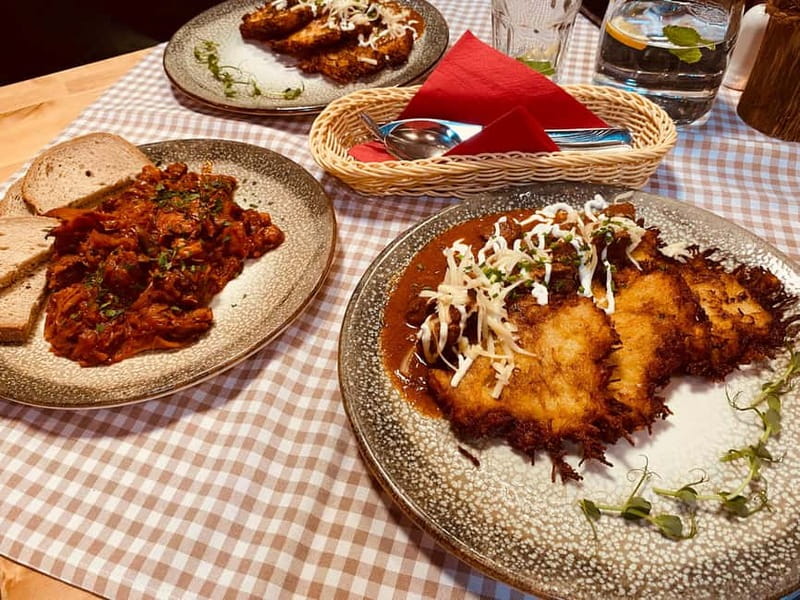 Krakow: 6-Course Full Polish Food Tour with Vodka Tasting - A Polish dinner that keeps moving