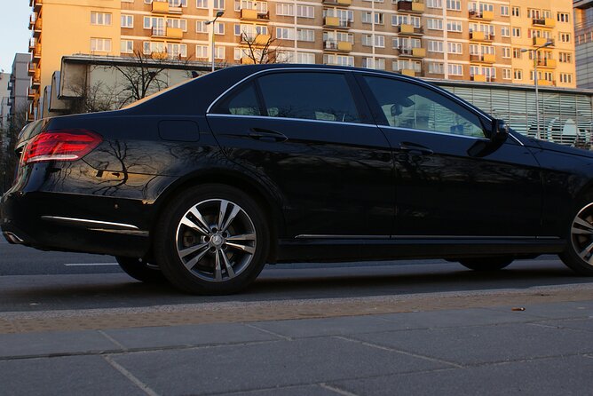 Krakow Airport Arrival Transfer - Cars, minivans, and luggage space