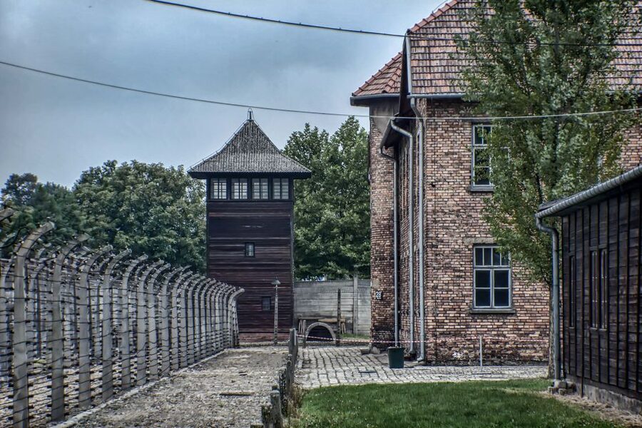 Krakow: Auschwitz and Wieliczka Salt Mine Combo Tour - Practical packing advice for this exact day
