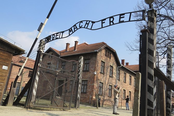 Krakow: Auschwitz-Birkenau and Salt Mine Guided Visits in One Day - Lunch can shape the whole afternoon