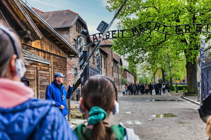 Krakow: Auschwitz-Birkenau Guided Tour and Private Transport - Why this Auschwitz tour is different from a basic coach trip