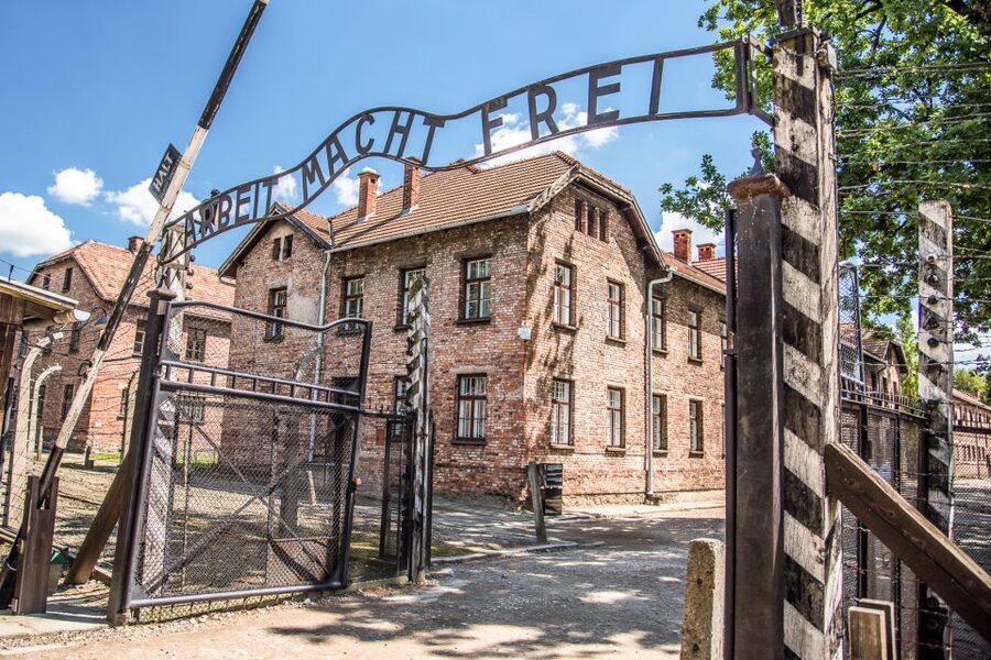 Krakow: Auschwitz Guided Tour with Pickup and Optional Lunch - Getting back to Krakow
