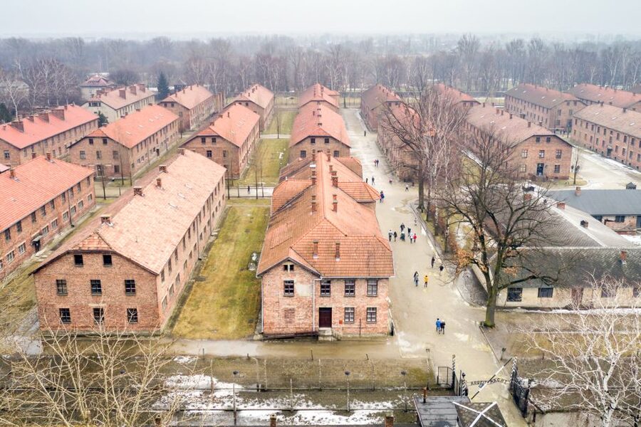Krakow: Auschwitz Guided Tour with Pickup and Optional Lunch - Leaving Krakow for the memorial