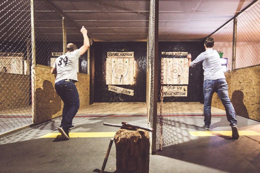 Kraków: Axe-Throwing in Axe Nation, the First Club in Europe - The first ten minutes: learning to make the axe stick