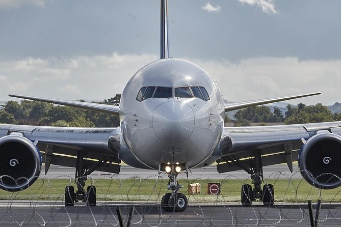 Krakow Balice Airport Transfer - Meeting your driver inside Krakow Airport