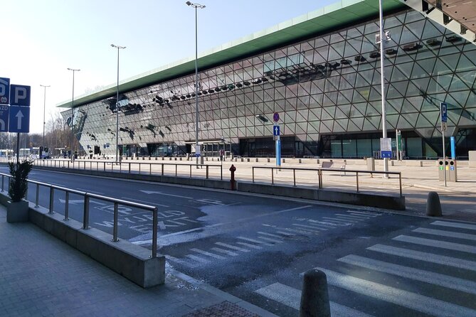 Kraków Balice Airport Transfer: Private One Way - Why the $32.10 group price can work well