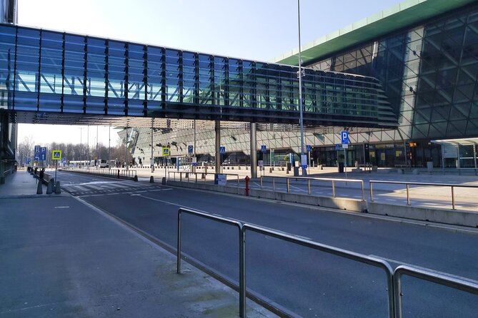 Kraków Balice Airport Transfer: Private One Way - Finding the driver at Kraków Balice Airport