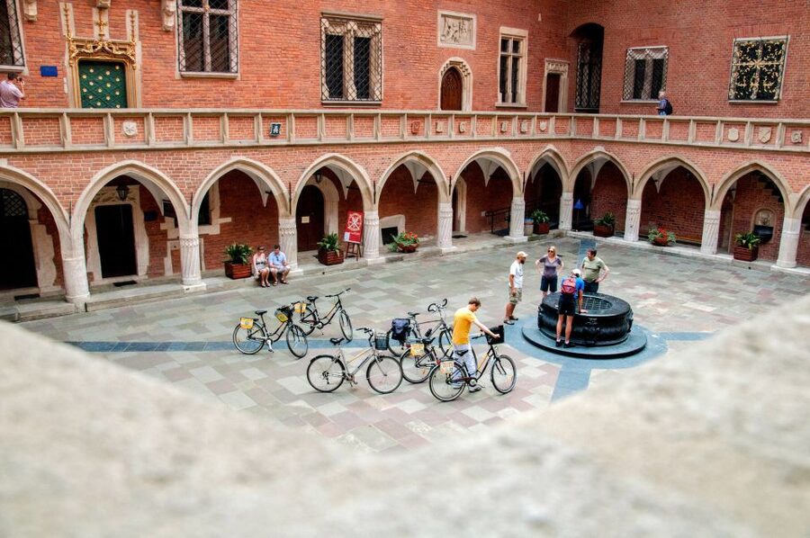 Krakow: Bike Tour of Old Town, Jewish Quarter and the Ghetto - Key points to know before you book