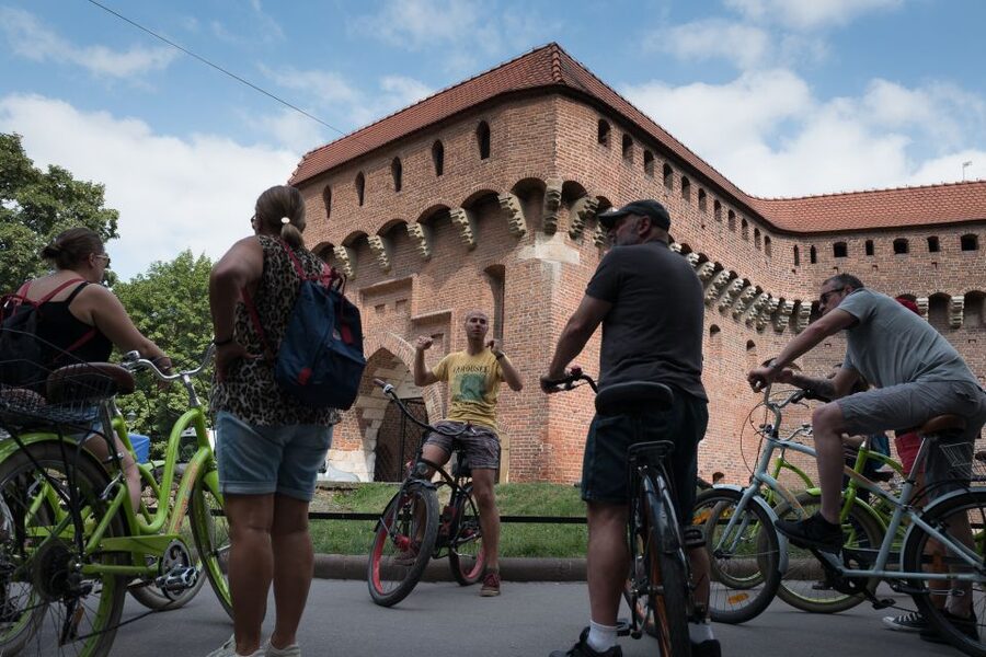 Krakow: Bike Tour of Old Town, Jewish Quarter and the Ghetto - Kazimierz and the Jewish quarter