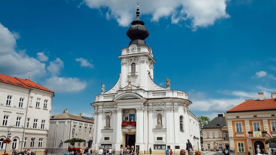 Krakow: Black Madonna of Częstochowa & Home of John Paul II - Food, timing, and practical preparation