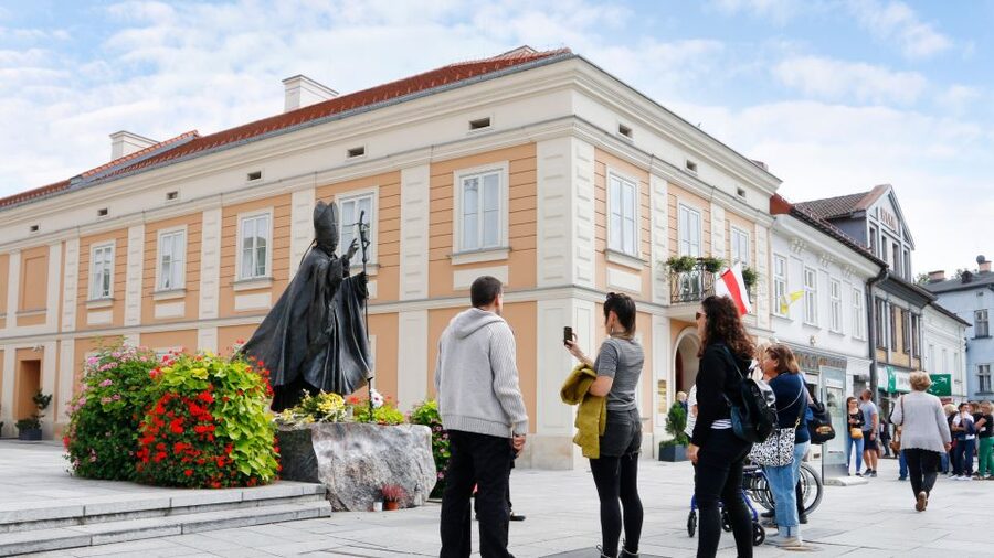 Krakow: Black Madonna of Częstochowa & Home of John Paul II - The school and monument in Wadowice