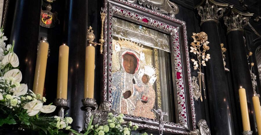 Krakow: Black Madonna of Częstochowa & Home of John Paul II - The drive to Częstochowa