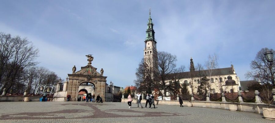 Krakow: Black Madonna Sanctuary of Czestochowa - Guided Tour - Key points at a glance