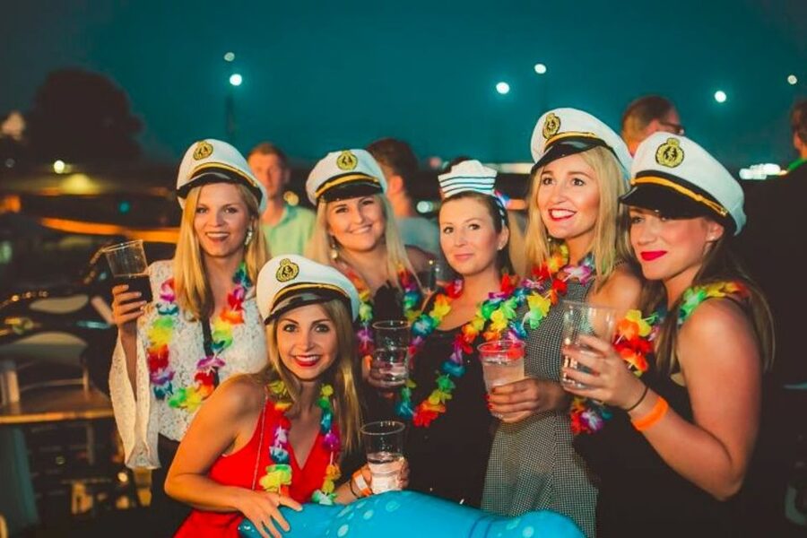 Krakow: Boat Party with Unlimited Drinks - What kind of night is this?