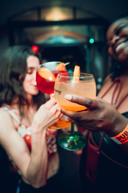 Krakow: Bottomless Brunch with 3-Course Meal and Drinks - A party atmosphere with music and karaoke