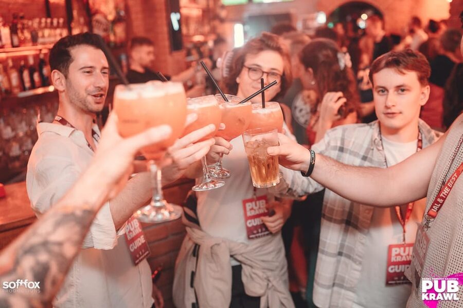 Krakow: Bottomless Brunch with 3-Course Meal and Drinks - Arriving at Klub Społem Deluxe on Floriańska Street