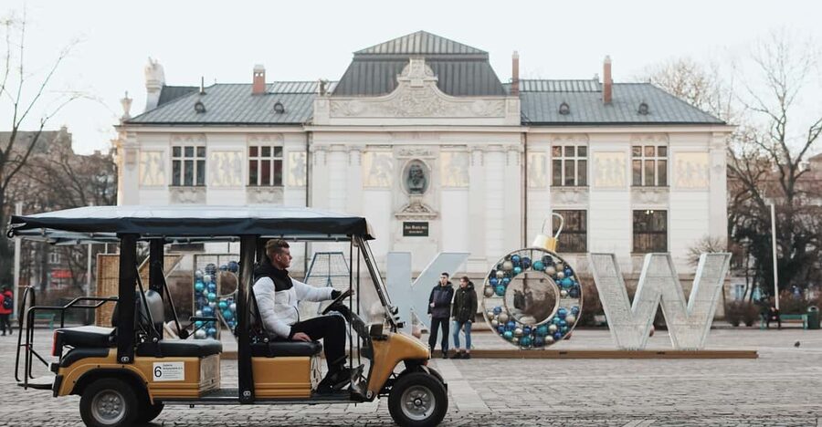 Krakow: City Sightseeing Tour by Golf Cart - Who should book this Krakow ride?