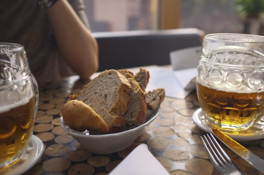 Krakow: Craft Beer Tasting City Walking Tour - Walking through Kazimierz between local pubs